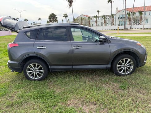 Used 2018 Toyota RAV4 Limited image 4