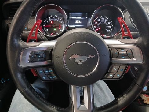 Used 2017 Ford Mustang Coupe image 11