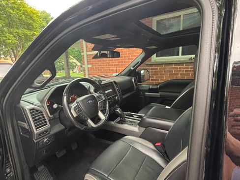 Used 2018 Ford F150 Raptor w/ Equipment Group 802A Luxury AWD/4WD image 4