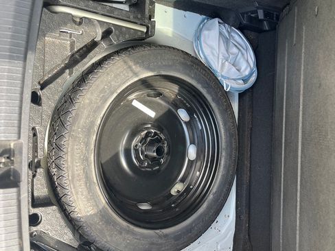 Used 2018 Volkswagen Tiguan SE image 21