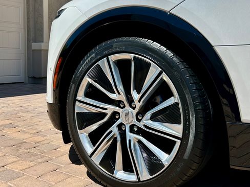 Used 2024 Cadillac Lyriq Luxury RWD image 8