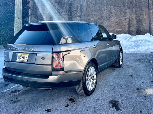 Used 2018 Land Rover Range Rover HSE image 2