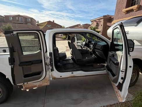 Used 2021 Ford F250 XL w/ Power Equipment Group image 19