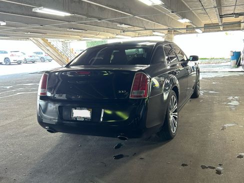Used 2014 Chrysler 300 S image 17