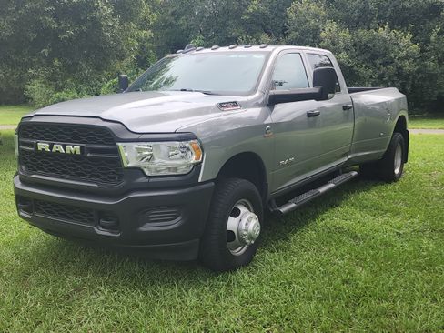 Used 2022 RAM 3500 Tradesman image 2