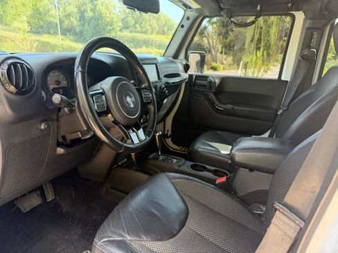 Used 2016 Jeep Wrangler Unlimited Sahara AWD/4WD image 5