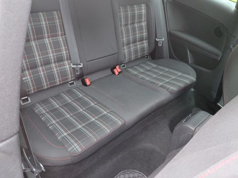 Used 2011 Volkswagen Golf 2-Door image 14