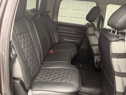 Used 2015 RAM 2500 Tradesman w/ Chrome Appearance Group image 8