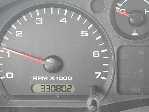 Used 2011 Ford Ranger XLT image 6