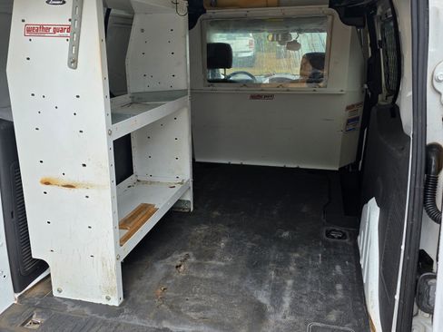 Used 2018 Ford Transit Connect XLT image 7