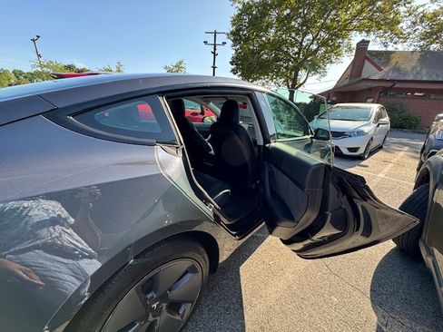 Used 2021 Tesla Model 3 Standard Range Plus image 10