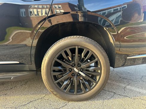 Used 2023 Cadillac Escalade Premium Luxury AWD/4WD image 26