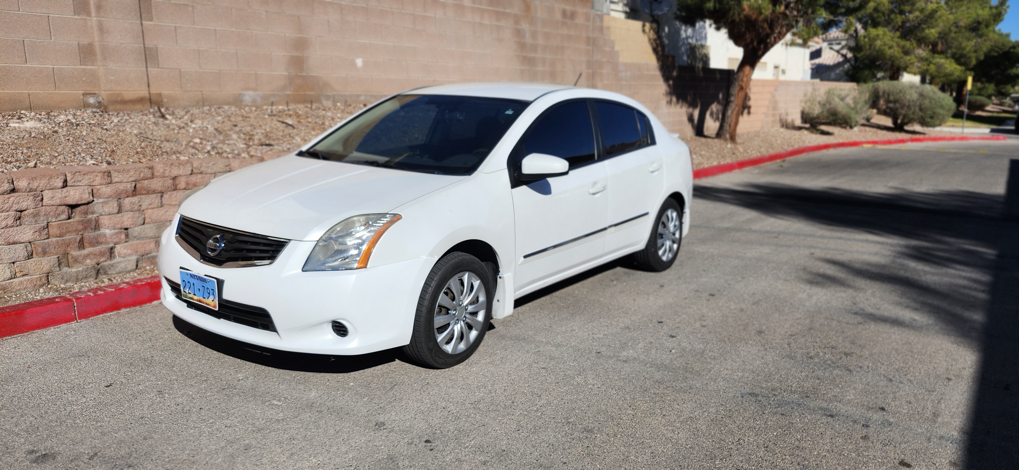Used 2012 Nissan Sentra 2.0 S w/ Convenience Pkg FWD image 18