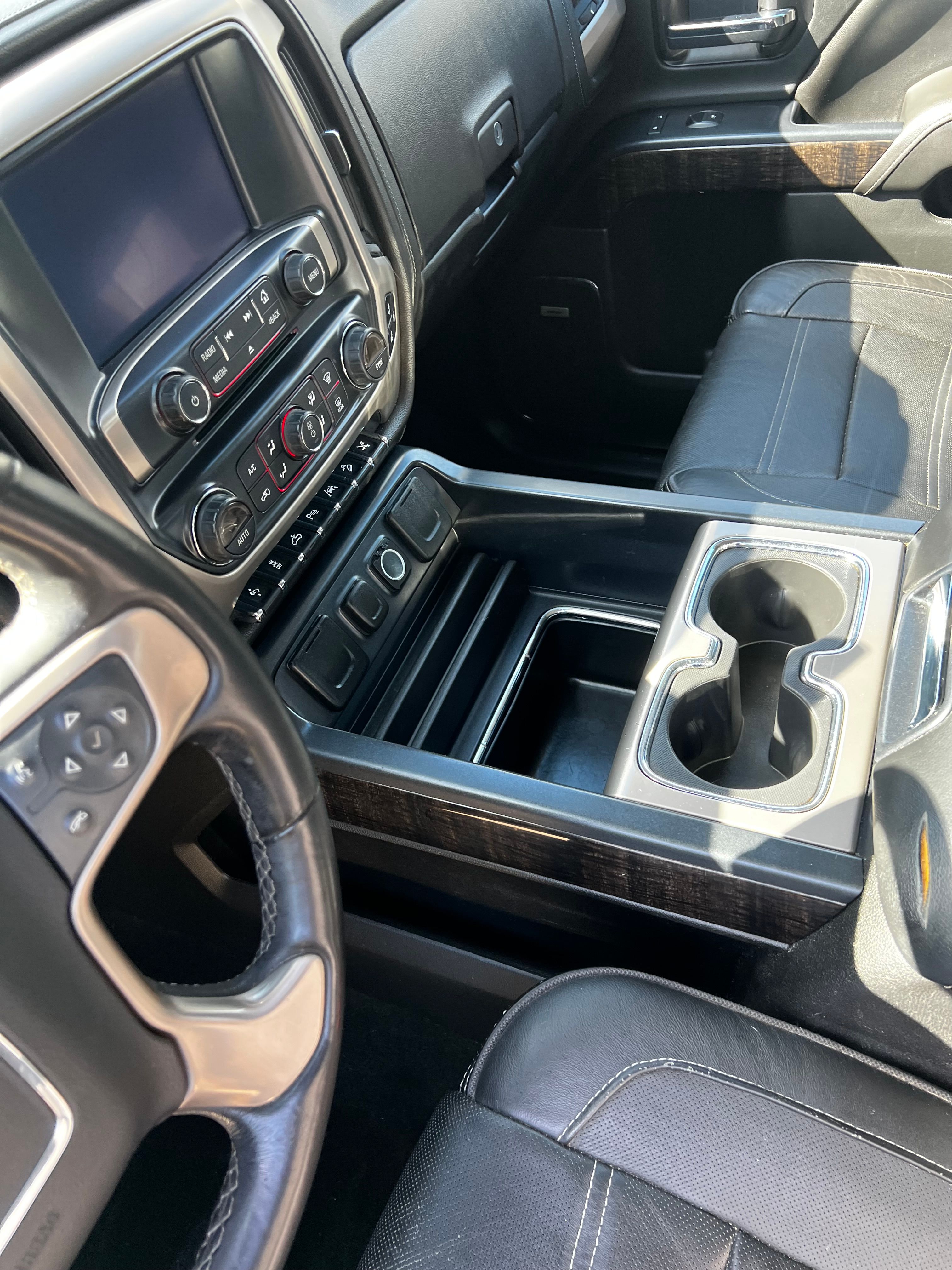 Used 2016 GMC Sierra 1500 Denali w/ Enhanced Driver Alert Package AWD/4WD image 9