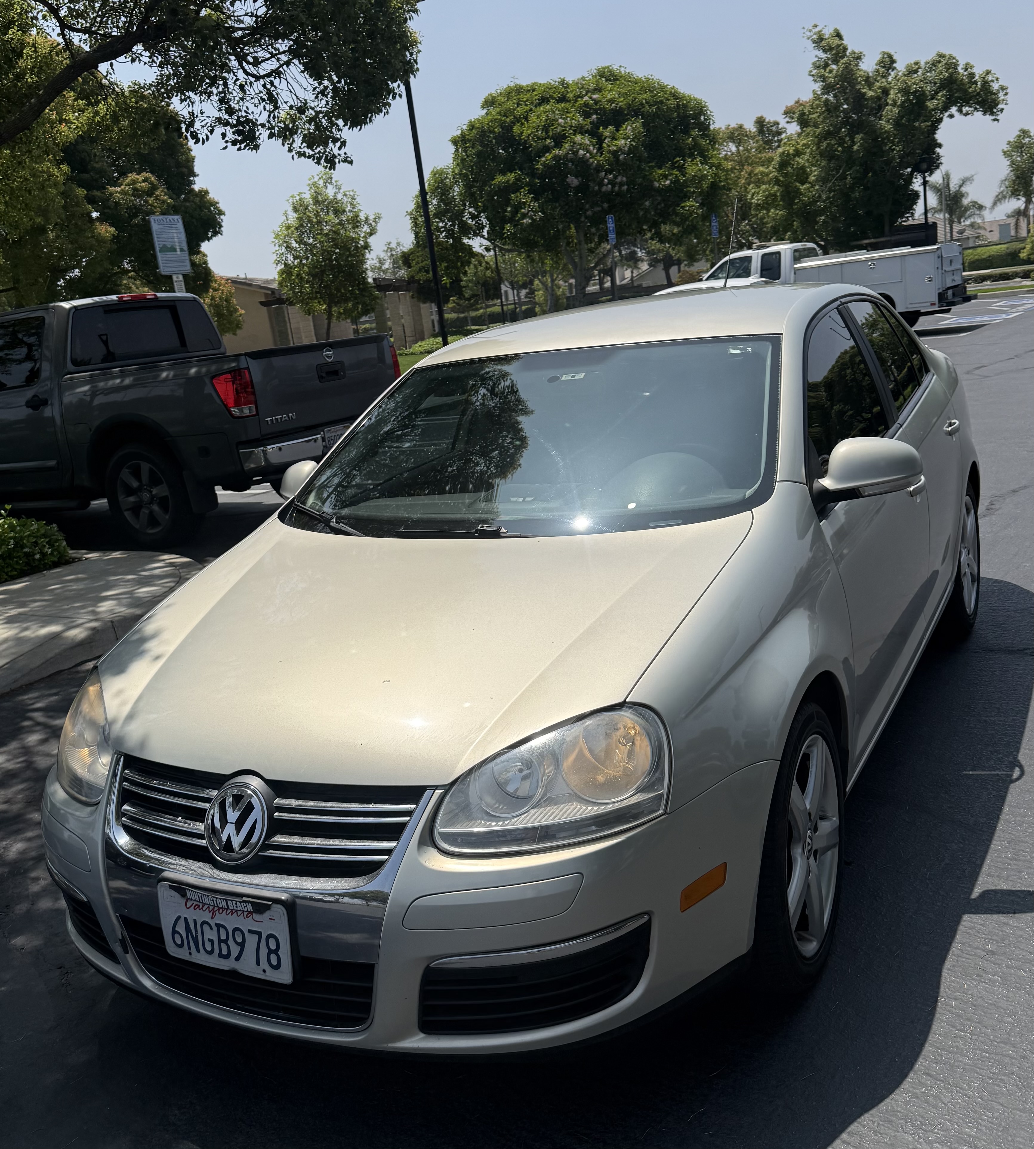Used 2010 Volkswagen Jetta Limited Edition FWD image 5