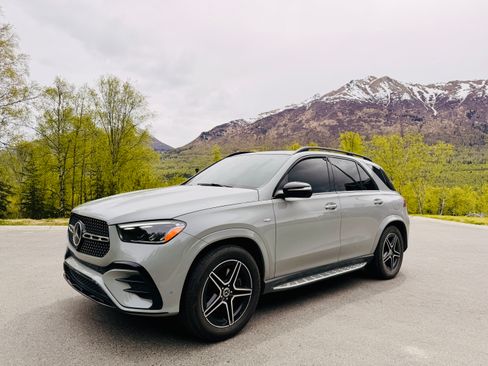 Used 2025 Mercedes-Benz GLE 450e 4MATIC image 5