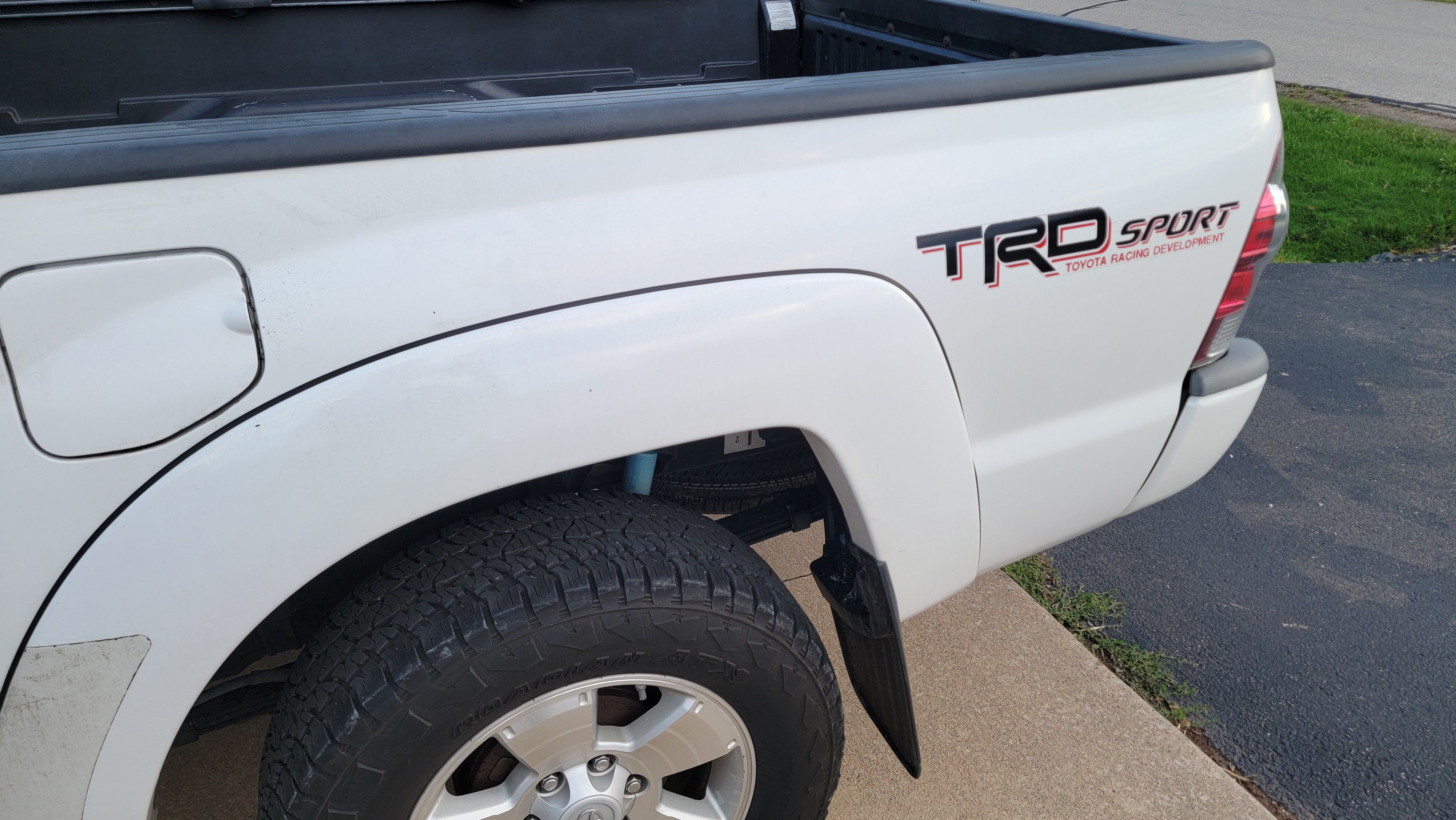 Used 2014 Toyota Tacoma 4x4 Double Cab w/ TRD Sport Package image 10