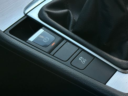 Used 2015 Volkswagen CC R-Line image 27