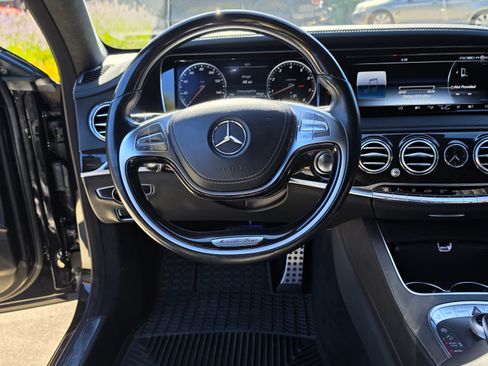 Used 2017 Mercedes-Benz S 550 Sedan image 17