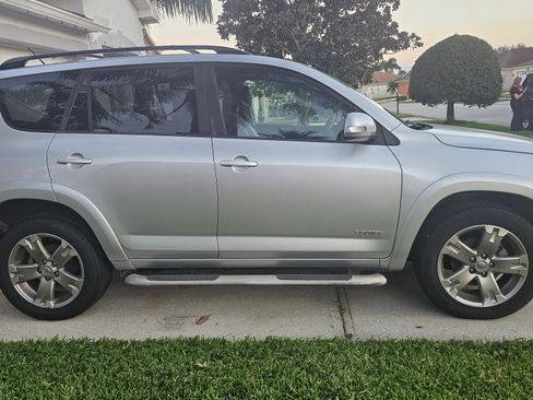 Used 2010 Toyota RAV4 Sport image 29