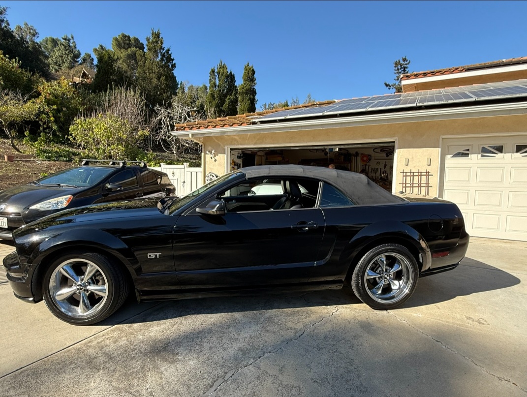 Used 2006 Ford Mustang GT Premium RWD image 16