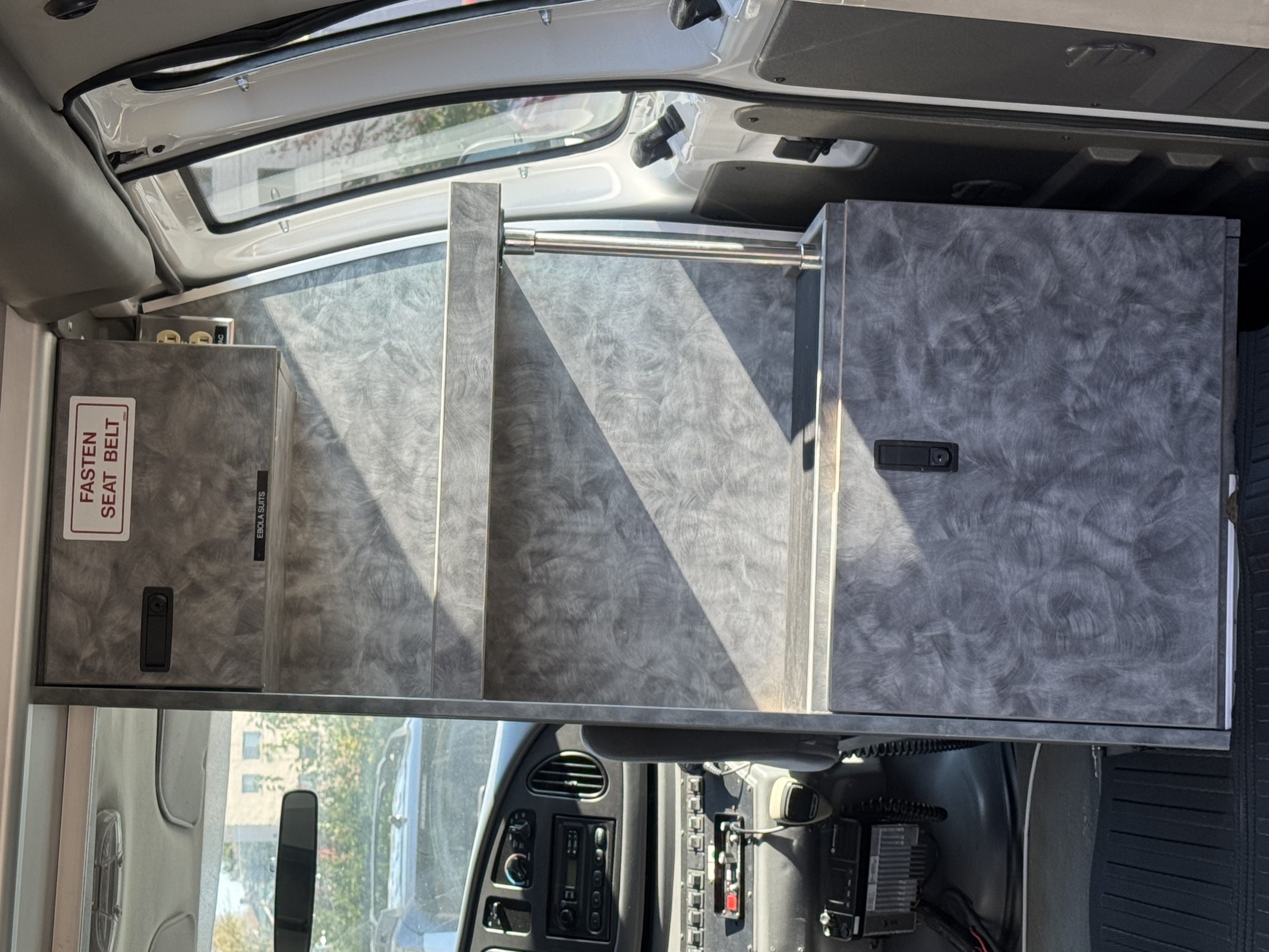 Used 2007 Ford E-350 and Econoline 350 Extended Super Duty RWD image 2