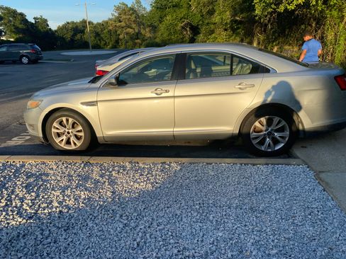 Used 2012 Ford Taurus SEL image 4