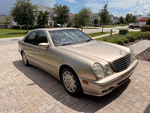 Used 2002 Mercedes-Benz E 320 Sedan image 10