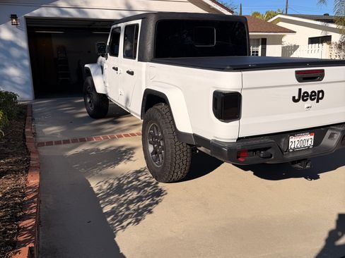 Used 2021 Jeep Gladiator Overland w/ Popular Equipment Package image 5