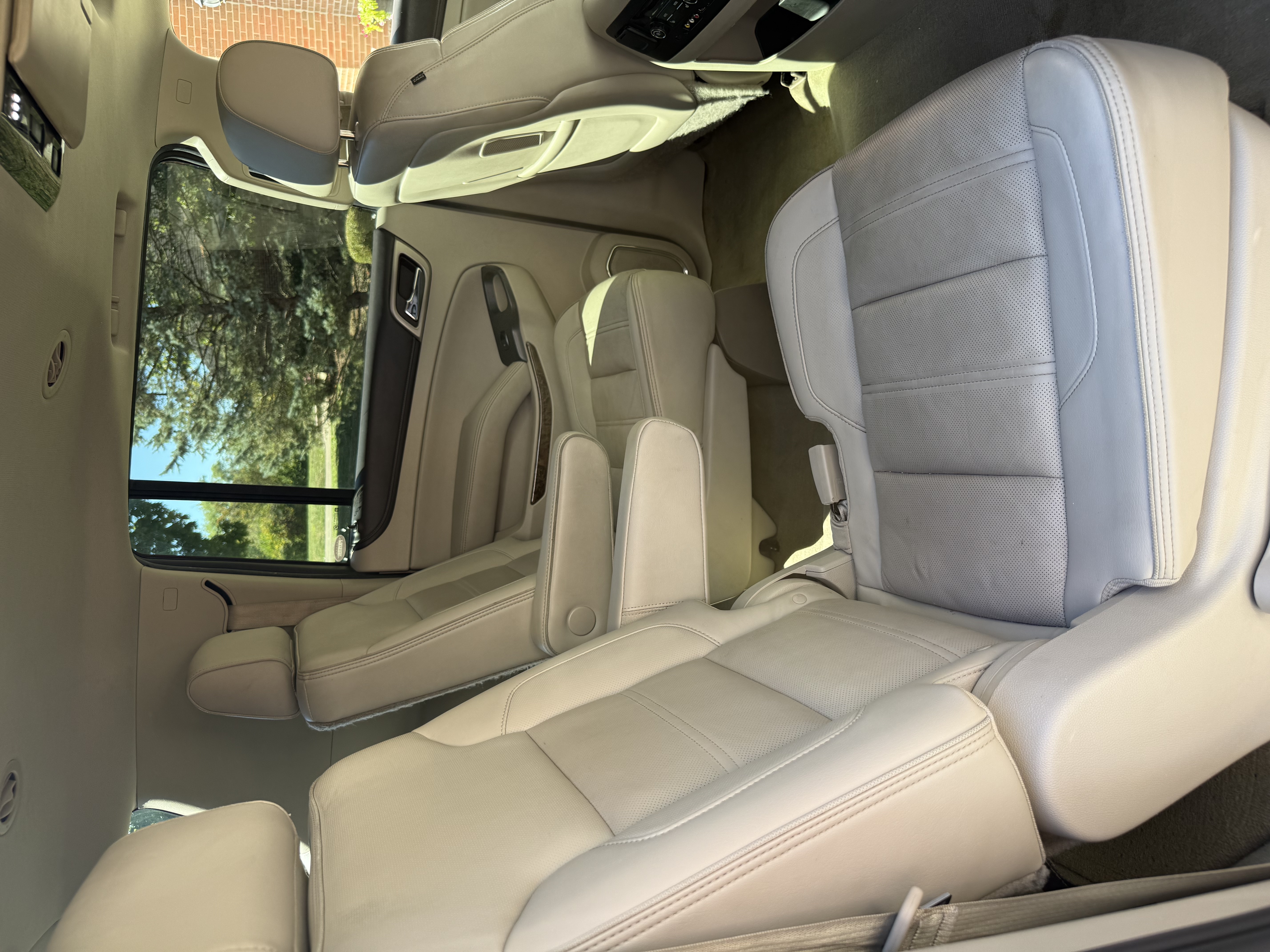 Used 2015 GMC Yukon XL Denali w/ Premium Package AWD/4WD image 16