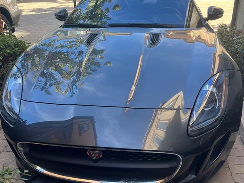 Used 2017 Jaguar F-TYPE Coupe image 9