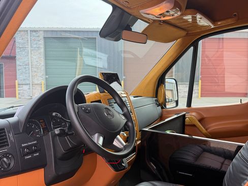 Used 2016 Mercedes-Benz Sprinter 3500 image 25