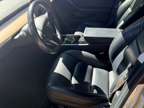 Used 2018 Tesla Model 3 Long Range image 12