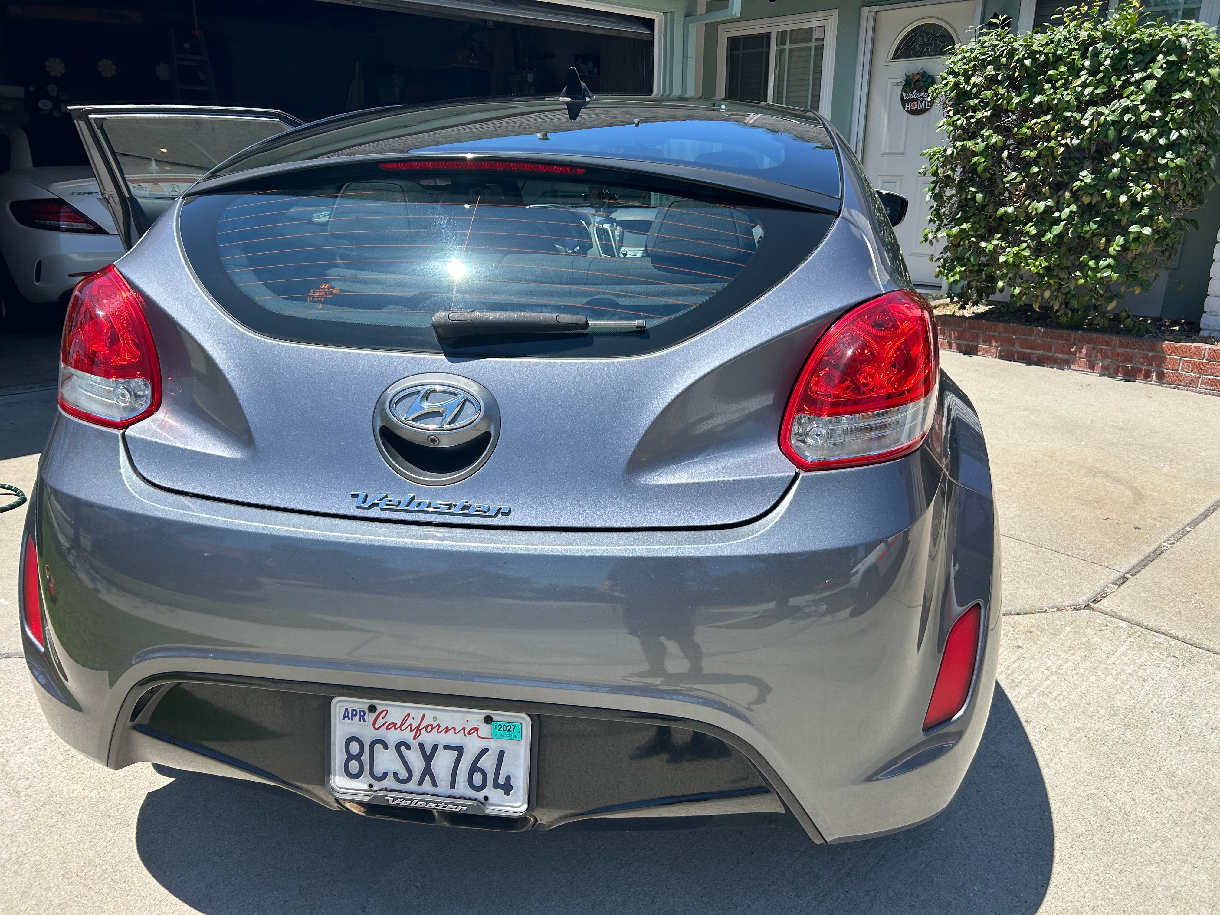 Used 2017 Hyundai Veloster Value Edition FWD image 6