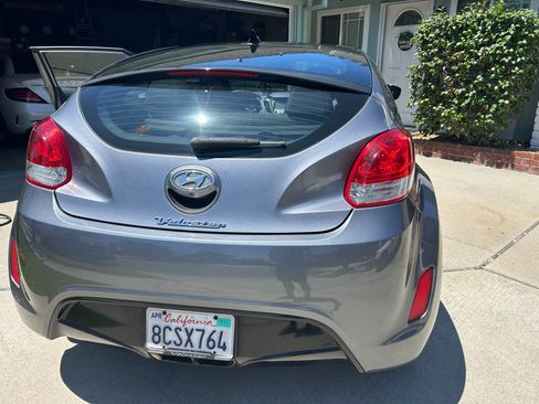 Used 2017 Hyundai Veloster Value Edition FWD image 6