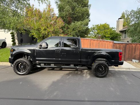 Used 2019 Ford F250 Lariat w/ Lariat Ultimate Package AWD/4WD image 13