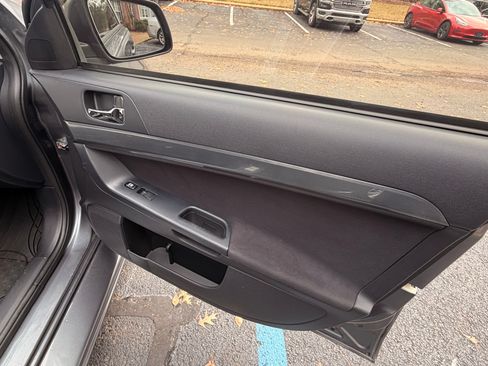 Used 2011 Mitsubishi Lancer Evolution GSR image 10