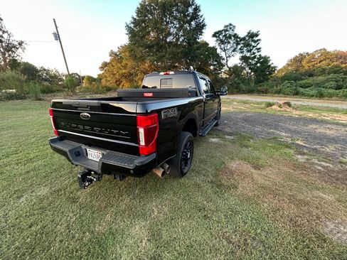 Used 2022 Ford F250 Lariat w/ Black Appearance Package AWD/4WD image 6