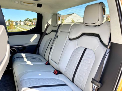 Used 2022 Rivian R1T Launch Edition AWD/4WD image 5