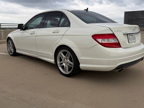 Used 2009 Mercedes-Benz C 300 Sedan image 23