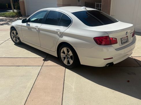 Used 2011 BMW 528i Sedan RWD image 5