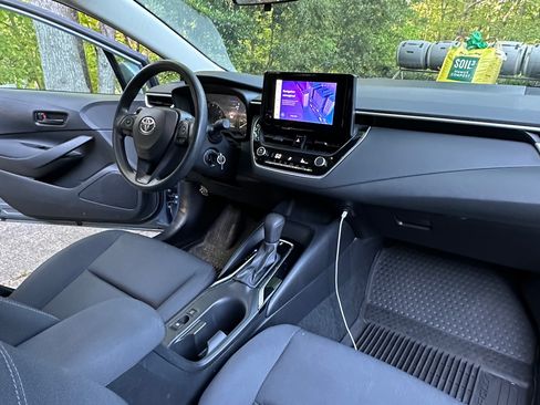 Used 2023 Toyota Corolla LE image 8