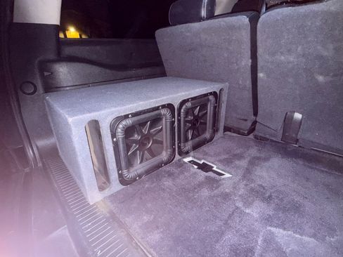 Used 2014 Chevrolet Suburban LT image 17