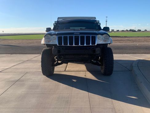 Used 2005 Jeep Grand Cherokee Limited w/ Trailer Tow Group IV AWD/4WD image 4