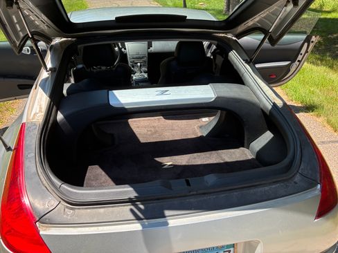 Used 2004 Nissan 350Z Enthusiast RWD image 18