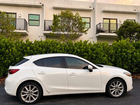 Used 2017 MAZDA MAZDA3 Touring FWD image 5