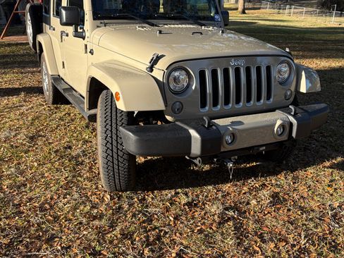 Used 2017 Jeep Wrangler Unlimited Sahara w/ Max Tow Package AWD/4WD image 14
