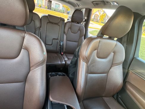 Used 2020 Volvo XC90 T6 Momentum image 14