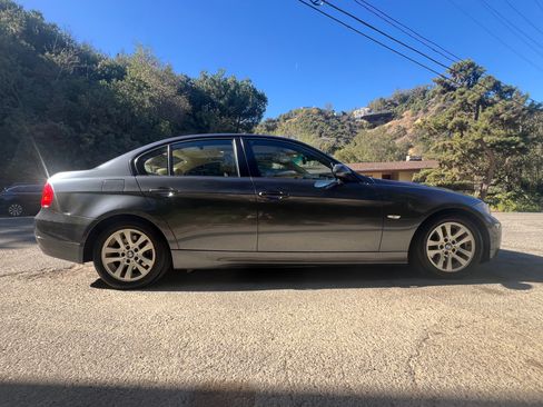 Used 2006 BMW 325i Sedan image 12
