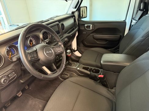Used 2021 Jeep Wrangler Sport image 8